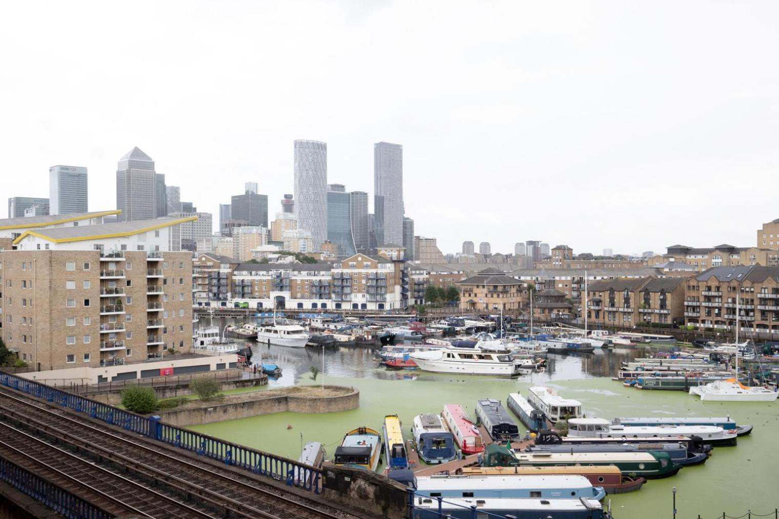 Blueground Limehouse Balcony Nr Tube Lon-227